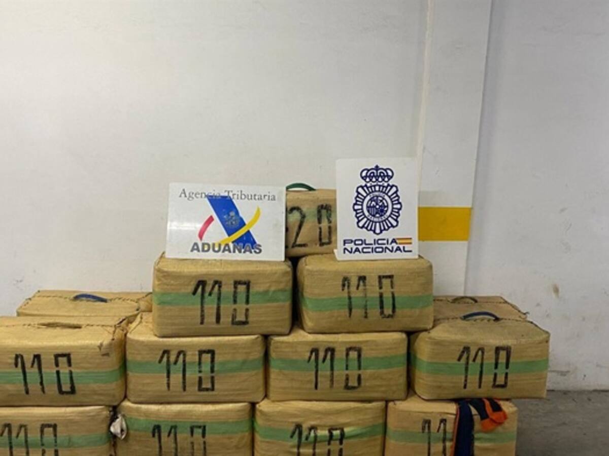 Detenidos dos menores tras abortar un alijo de 852 kilos de hachís en Algeciras