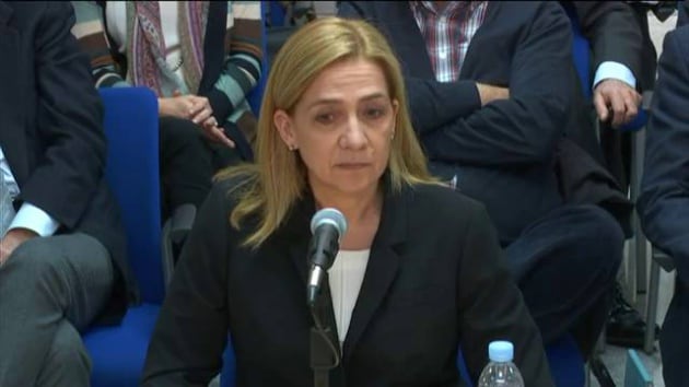 La infanta Cristina durante su declaración ante el juez