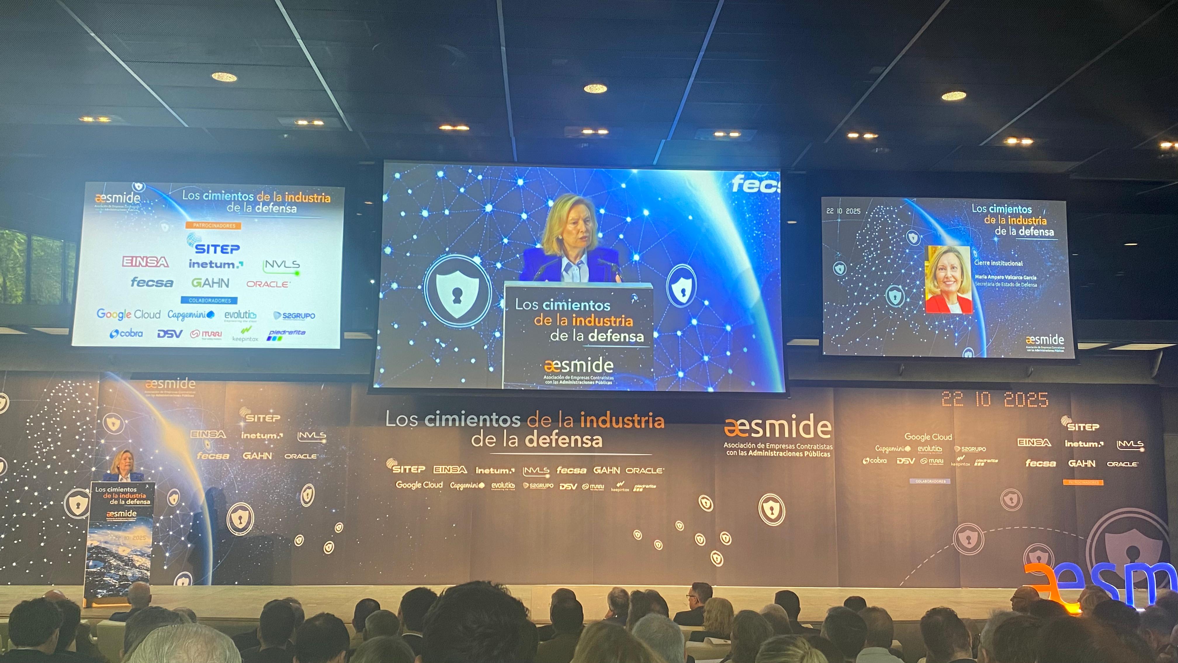 La secretaria de estado de Defensa, Amparo Valcarce, durante su intervención en el foro de Aesmide.