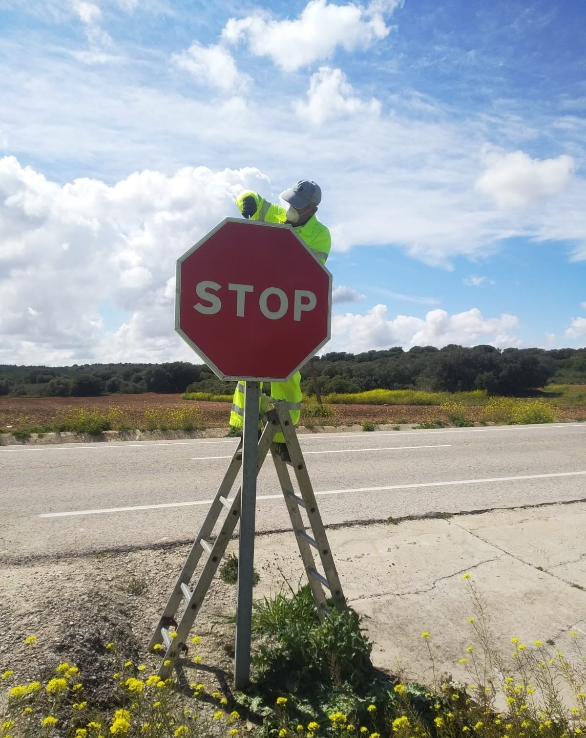 Colocación de señalización. N-310, kilómetro 162,3, margen izquierda