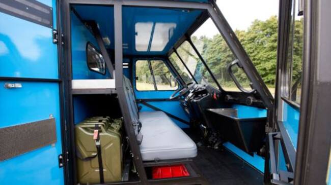 Una furgoneta OX desde su interior.