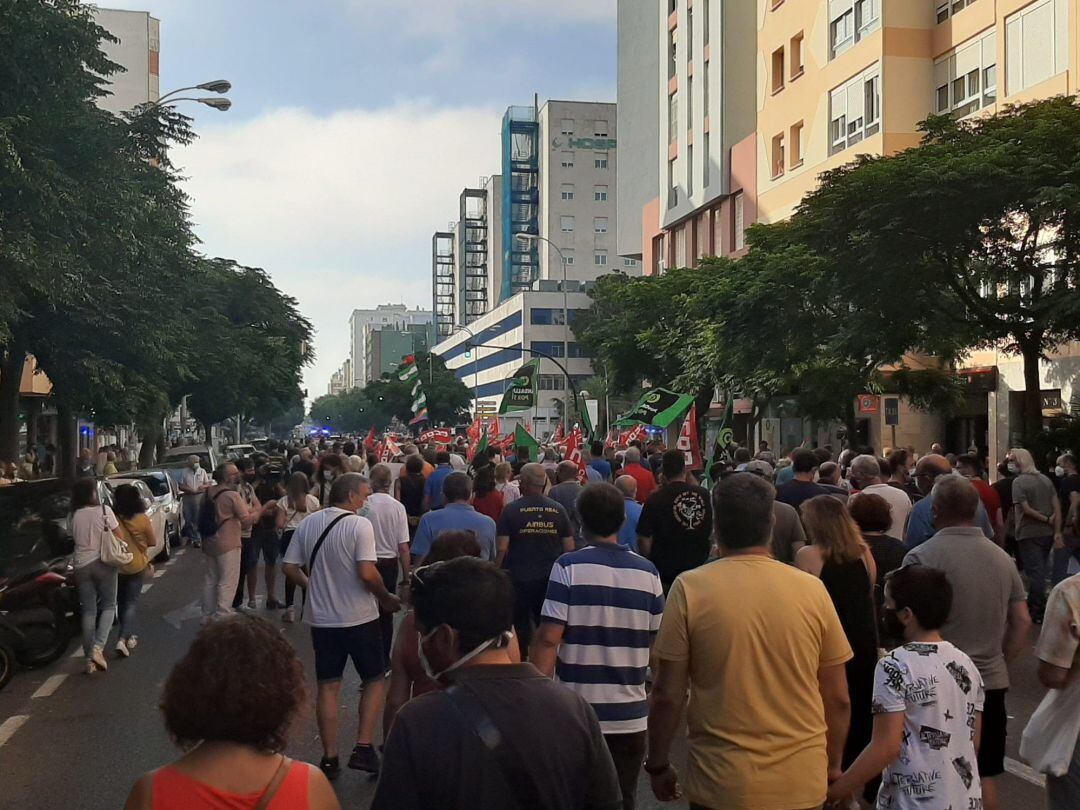 Manifestación contra el cierre de Airbus por la capital gaditana EUROPA PRESS