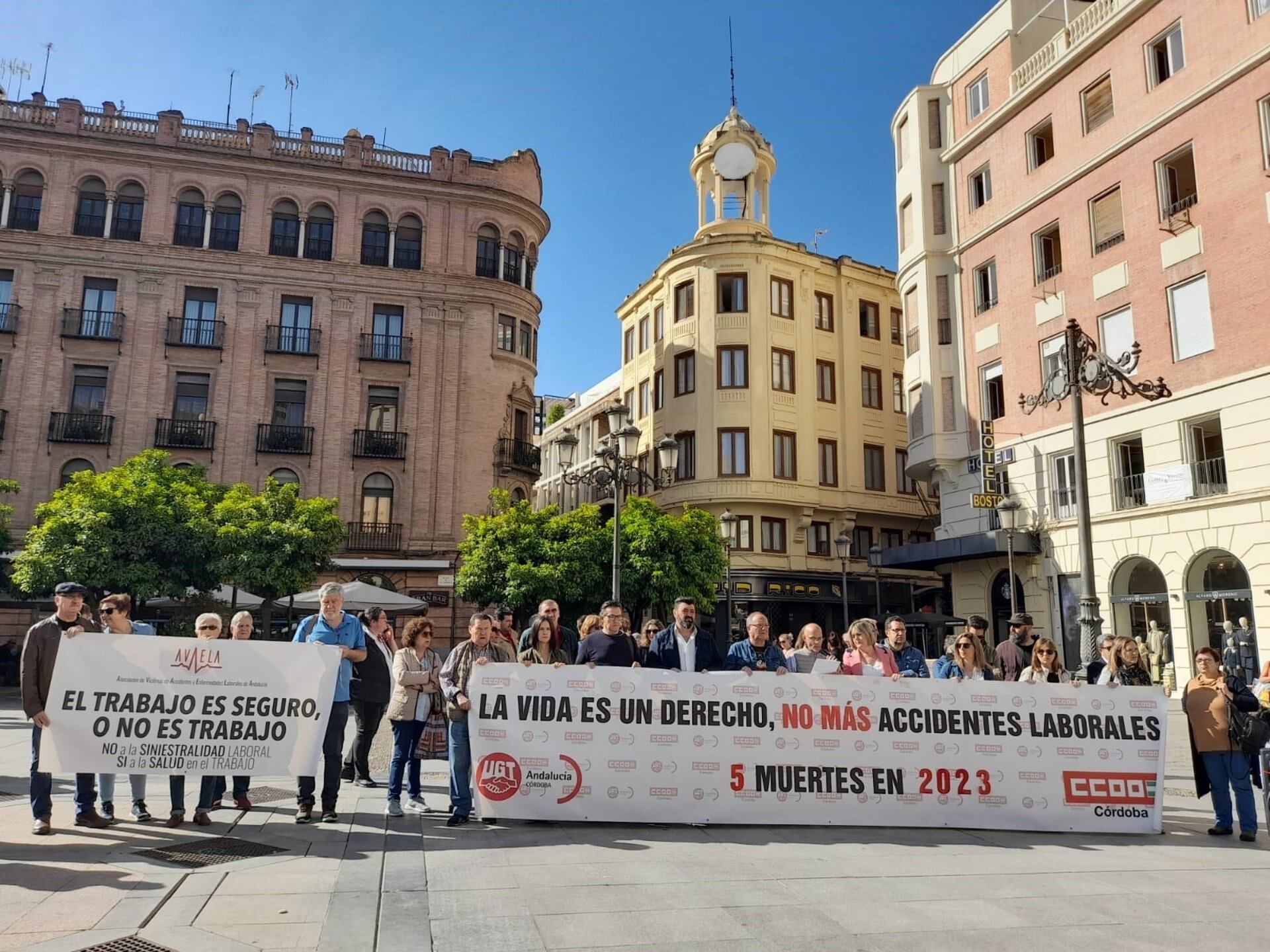 28/03/2023 Concentración sindical en las Tendillas contra la siniestralidad laboral en Córdoba.
POLITICA ANDALUCÍA ESPAÑA EUROPA CÓRDOBA
CCOO
