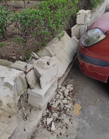 Daños en las aceras que llevan tiempo sin repararse.