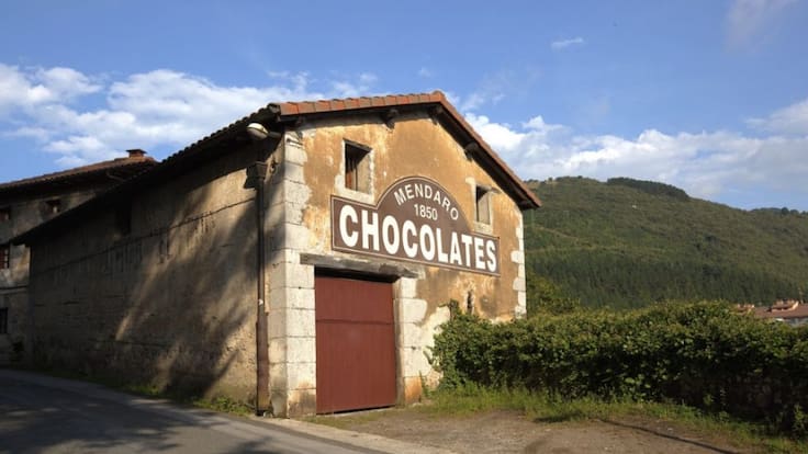 Chocolates Mendaro: de ultramarinos a fábrica histórica de dulces de Debabarrena