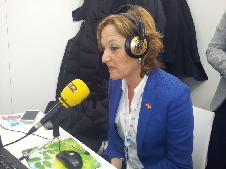 La consejera de Agricultura, Carmen Ortiz, durante la entrevista ofrecida en Hoy por Hoy Granada desde Fruit Logística, en Berlín.