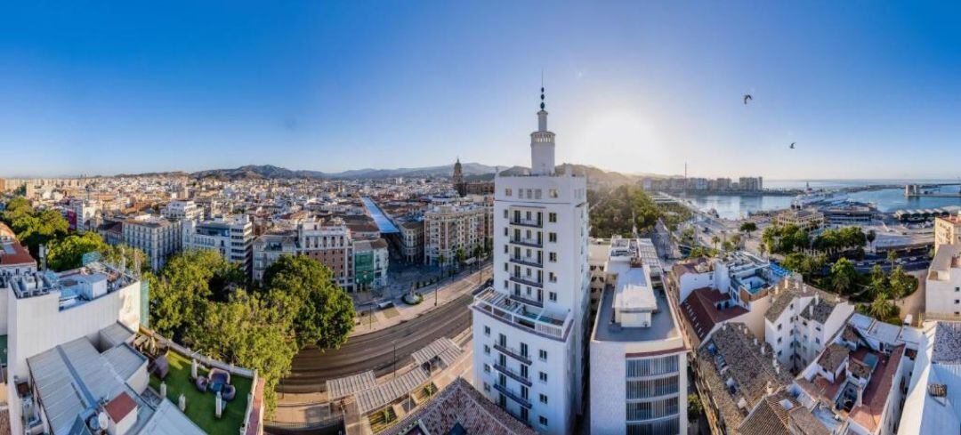 El emblemático edifico del centro de Málaga ya tiene abierto el hotel de cuatro estrellas