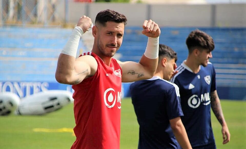 Samu Casado en un entrenamiento del Linares Deportivo