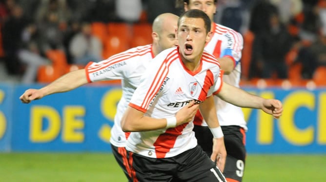 El joven jugador de River, Lucas Ocampo, celebra un gol en Nacional B, segunda división de Argentina