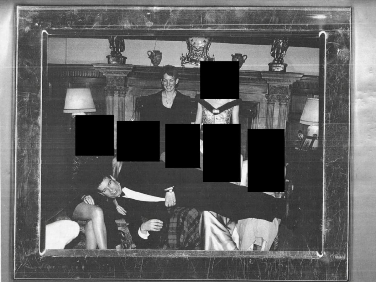 Del abuso de menores a la información privilegiada: la relación del expríncipe Andrés con los papeles de Epstein