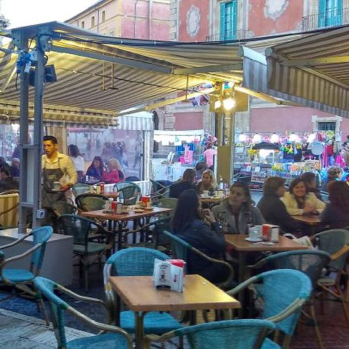 Salud amplía la apertura de la hostelería hasta las dos de la madrugada y reuniones de 10 personas