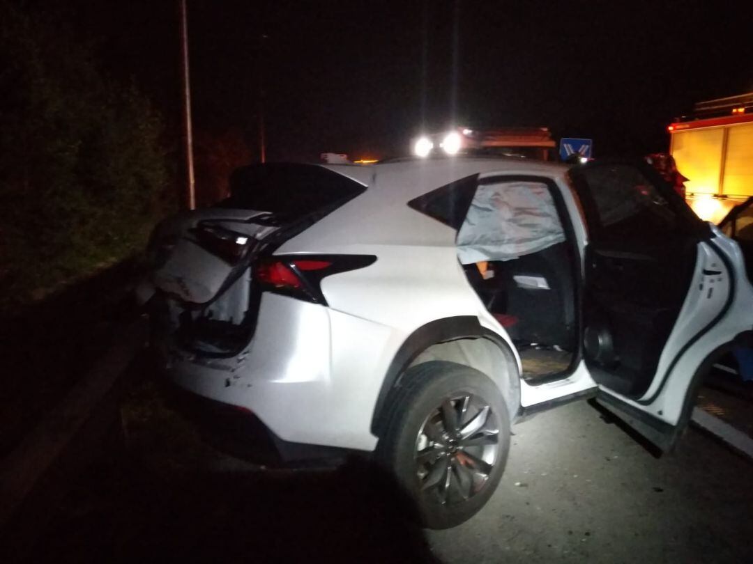 Estado de uno de los coches tras el accidente