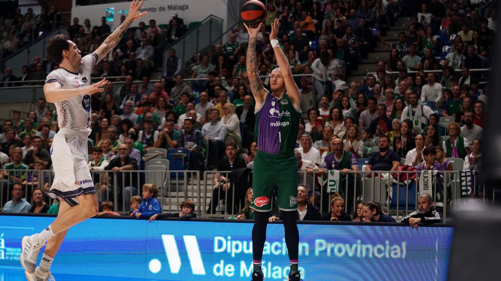 El ala-pívot del Unicaja Dylan Osetkowski, fue el máximo anotador del partido con 19 puntos