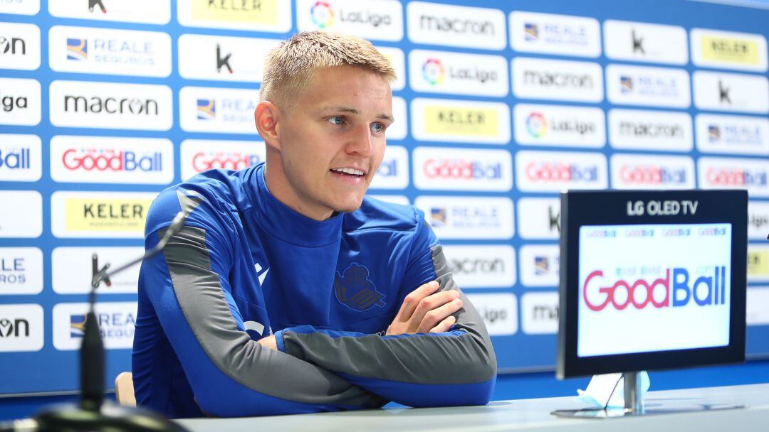 Odegaard en la sala de prensa de Zubieta sin periodistas