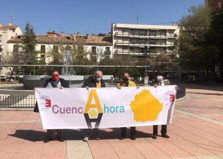 Acto simbólico de Cuenca Ahora en la Plaza de España