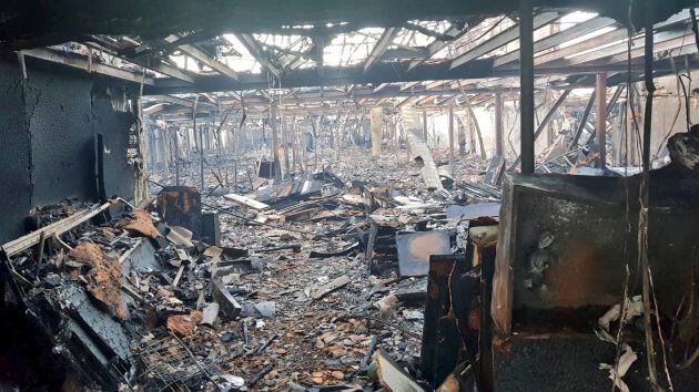 Estado en el que ha quedado la nave afectada por el incendio en Málaga