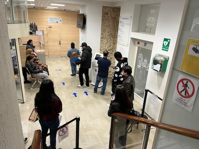 Colas en el Ayuntamiento de Aranda
