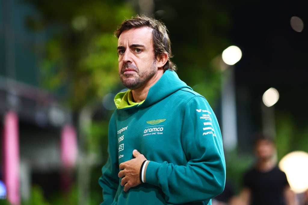 Fernando Alonso, en el &#039;paddock&#039; del circuito de Singapur, el pasado 19 de septiembre.