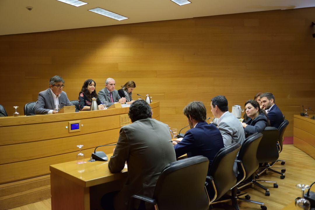 Imagen de archivo de una sesión de la comisión de investigación de las Corts cobre el Caso Taula