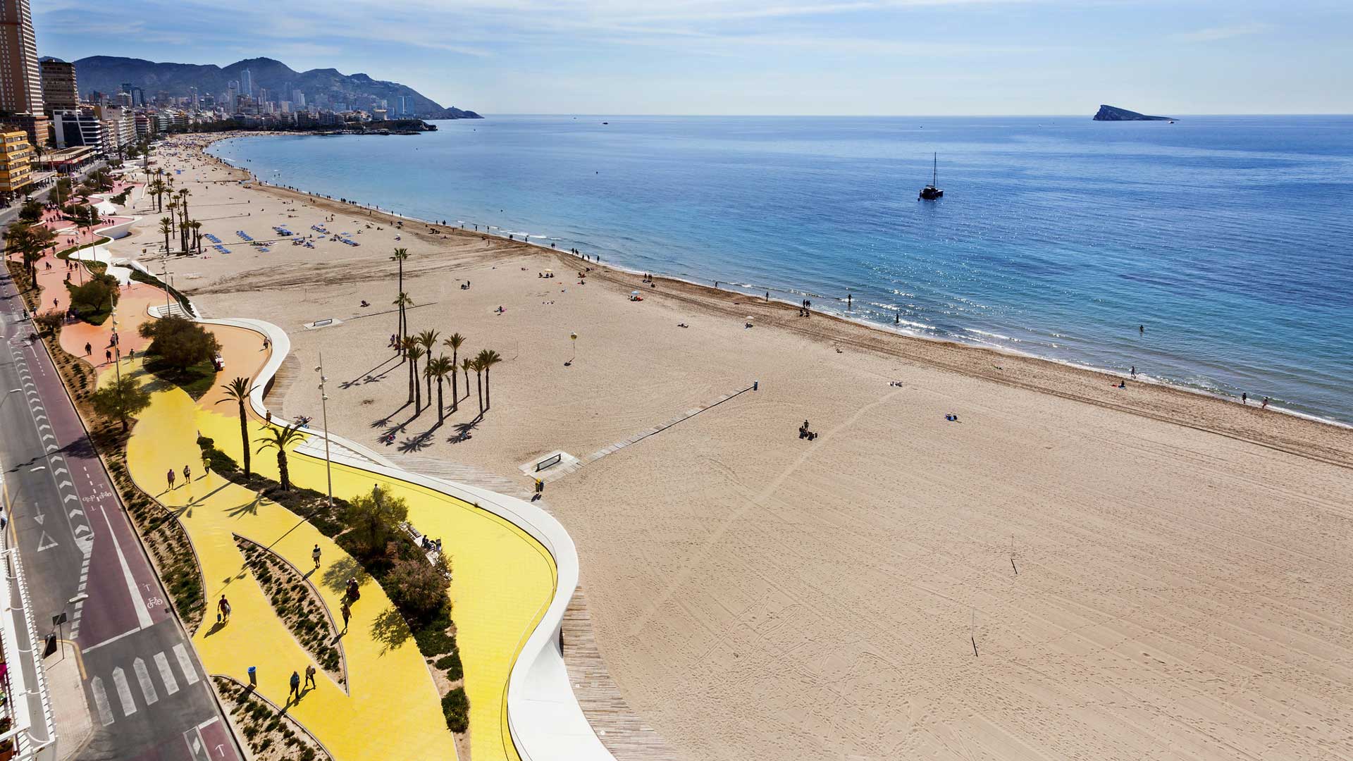 Pasarela de la playa de Poniente de Benidorm