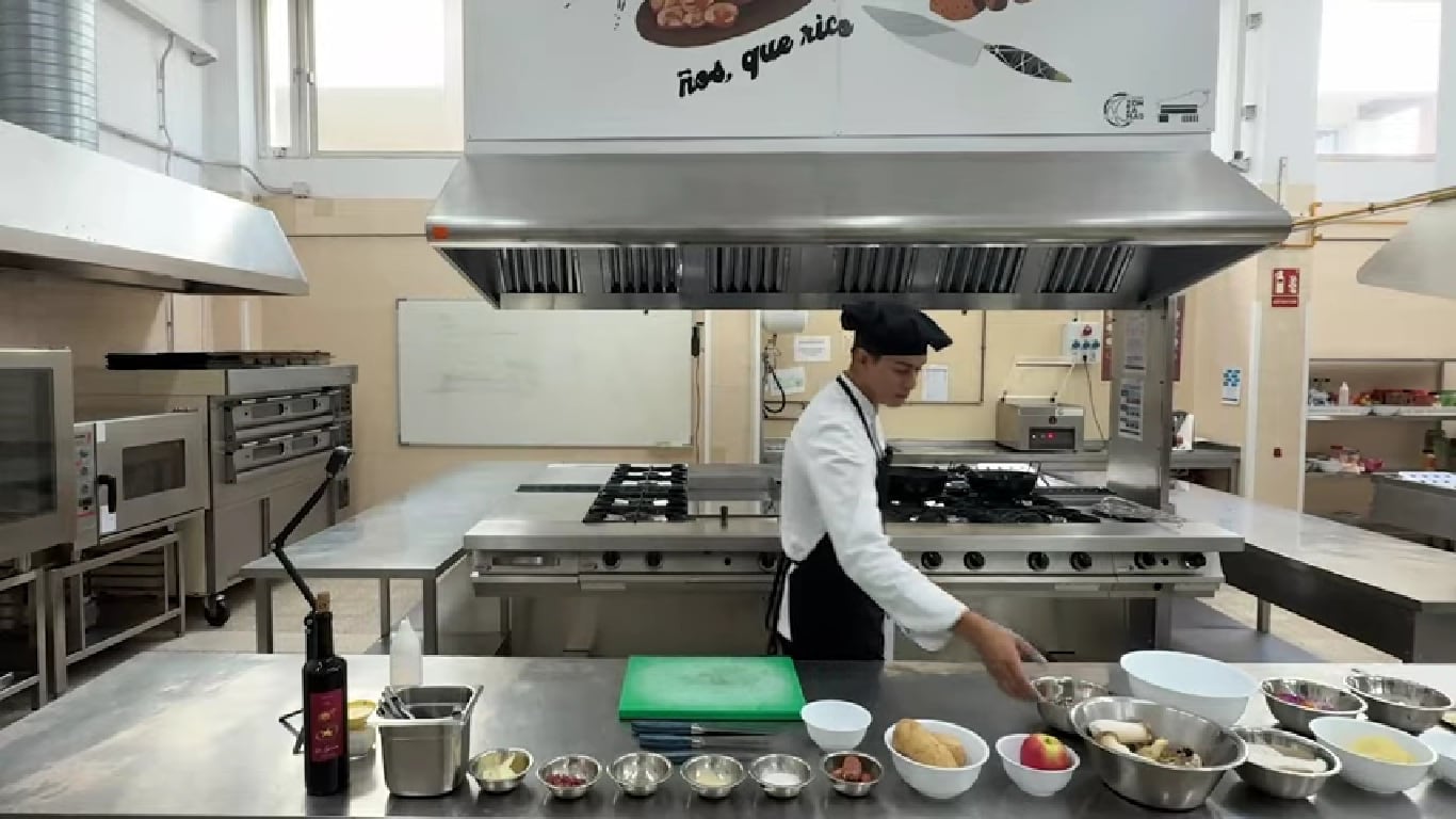 Gabriel Navarro Oliveros, estudiantes del CIFP Zonzamas de Arrecife, Lanzarote.