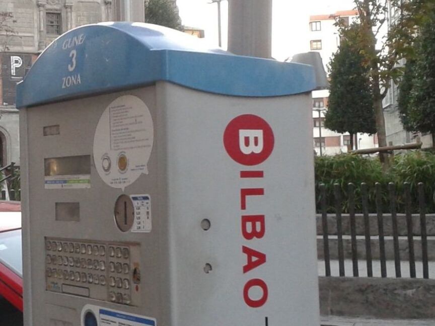 Imagen de un parquímetro de la OTA en Bilbao.