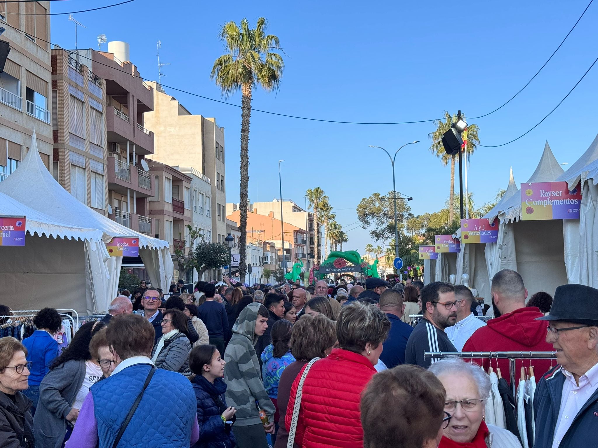 La feria 'El Puerto en flor' de Puerto Lumbreras atrae  a más de 20.000 personas.
