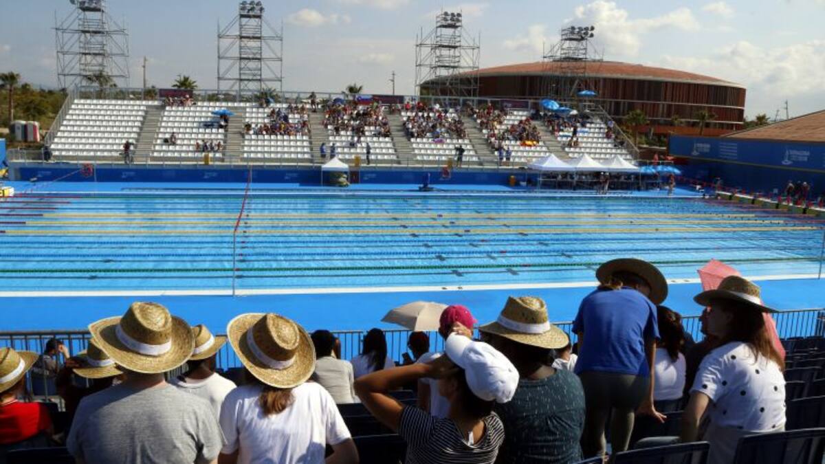 L'organització regala entrades per omplir les grades durant les competicions