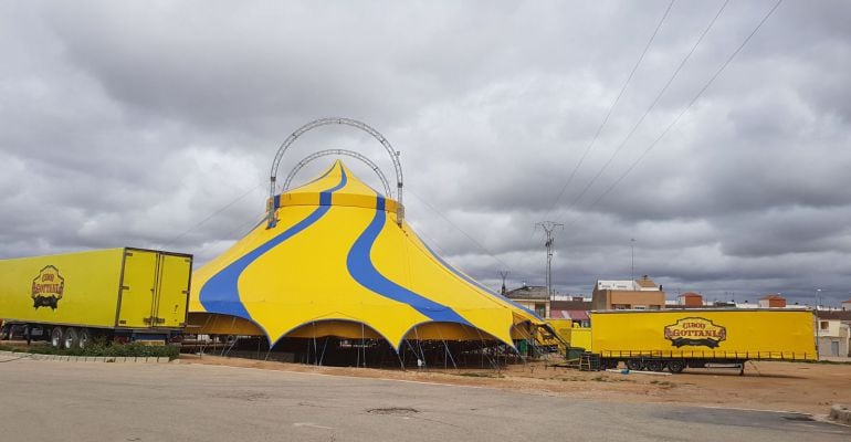 El Circo Gottani está desmondanto sus instalaciones en Pozo Cañada