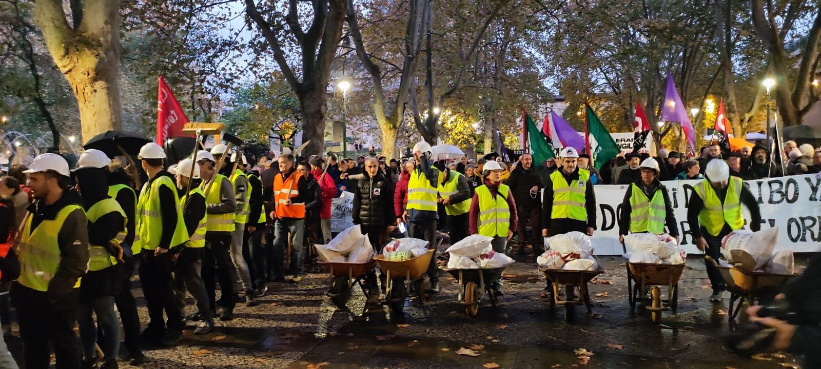 Manifestación por el Monumento a los Caídos