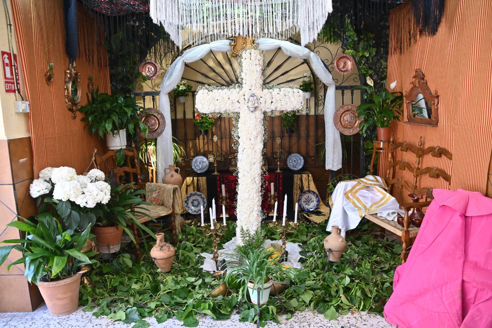 Primer Premio 2023 de las Cruces de Mayo de Linares. Cofradía Vera Cruz.