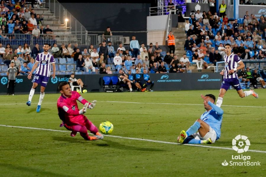 Herrera haciendo el gol del Ibiza en una imagen de la Liga SmarBank