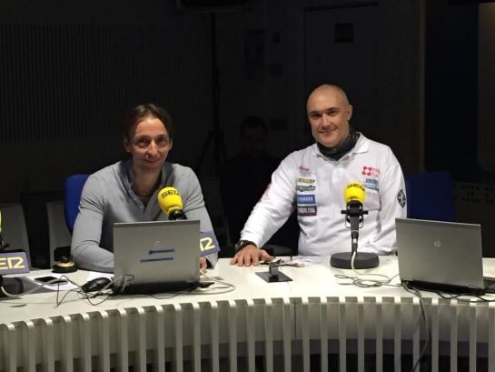 Alberto Prieto, junto a David Alonso, en los estudios de la Cadena SER