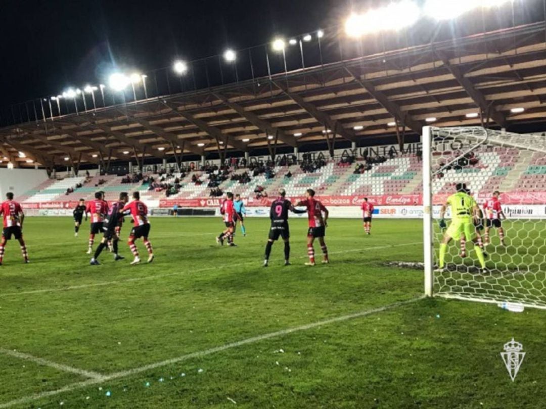 Imagen del Zamora-Sporting de la temporada pasada, que supuso la eliminación del equipo gijonés de la Copa del Rey.