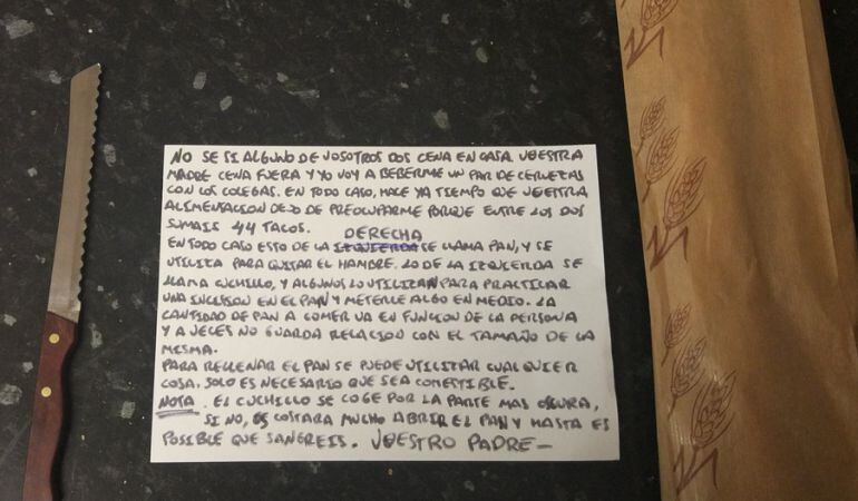 La nota que le deja a sus hijos en la cocina.