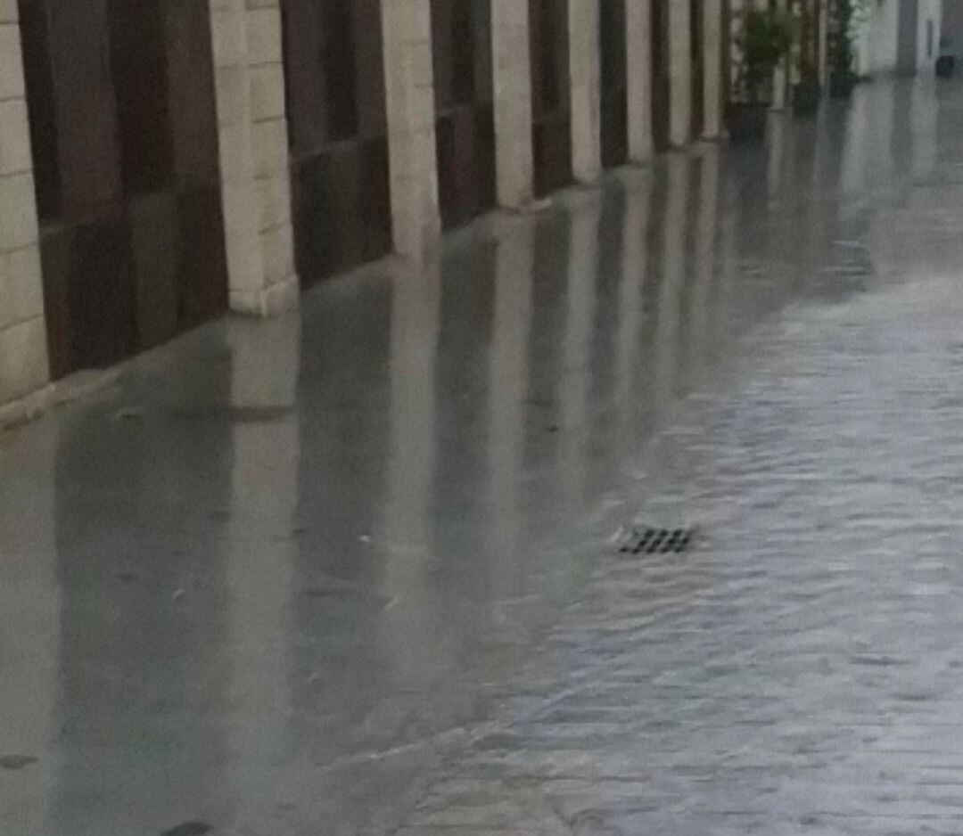 Lluvia en la Carrera de Jesús.