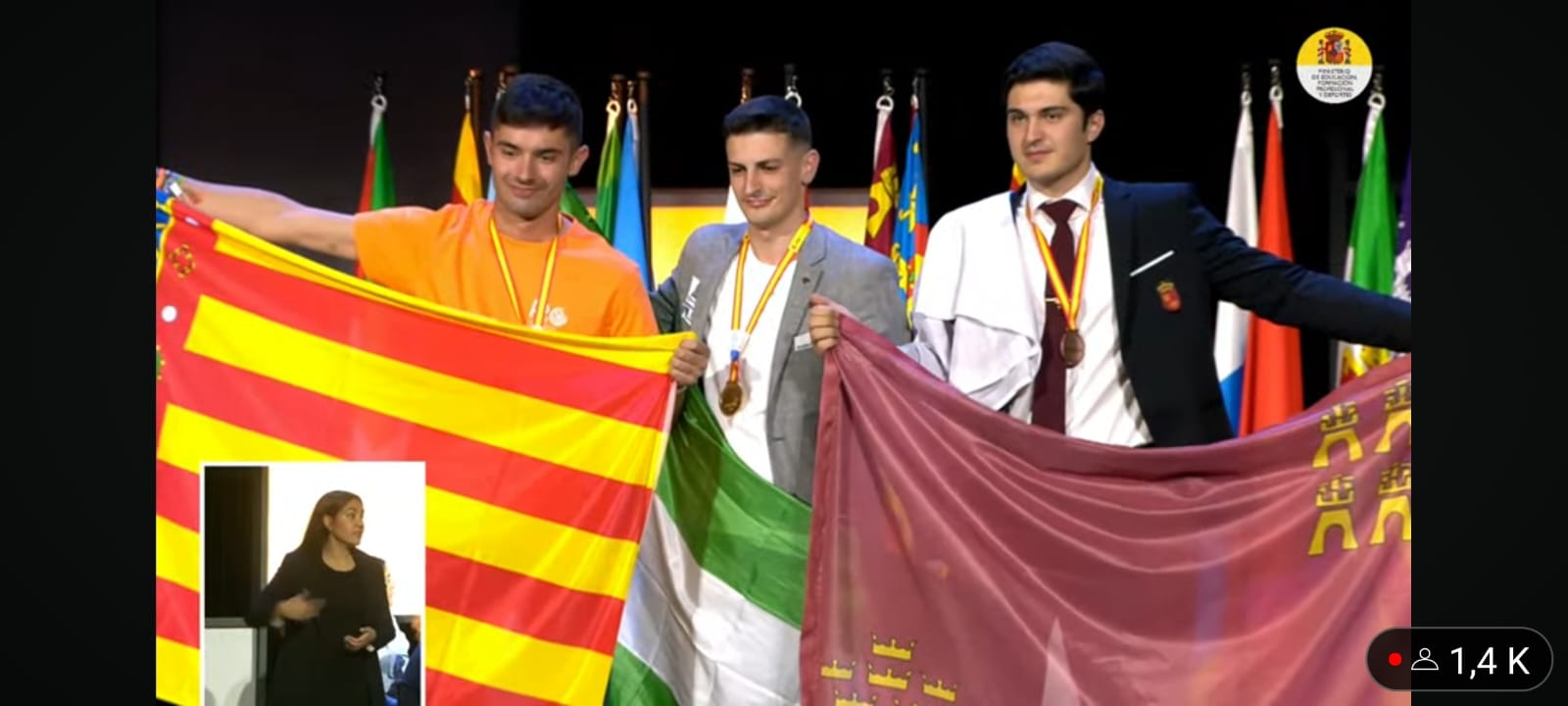 Momento del pódium y Medalla de Plata para Villena