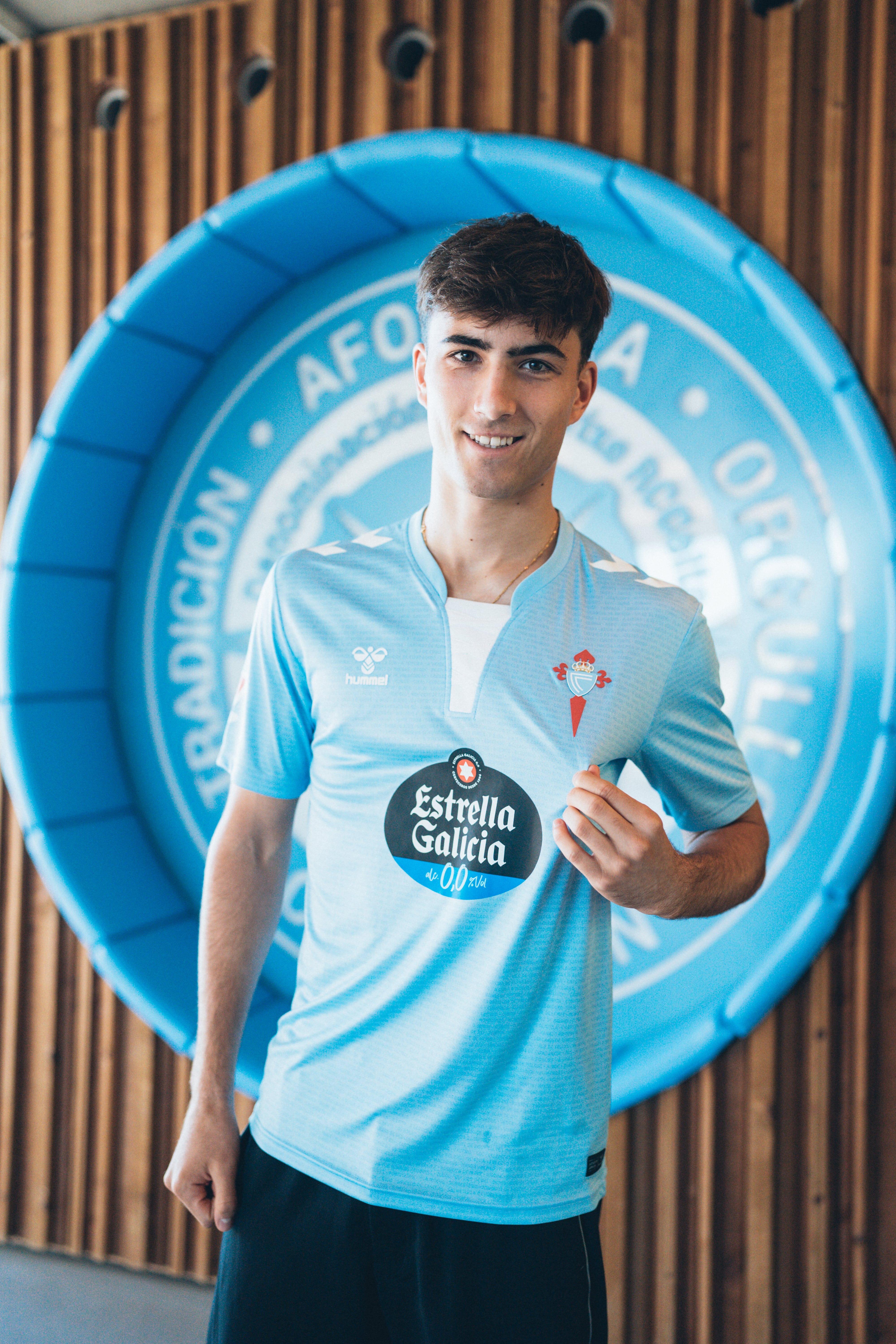 Javi Rodríguez amplía su contrato con el Celta hasta 2028