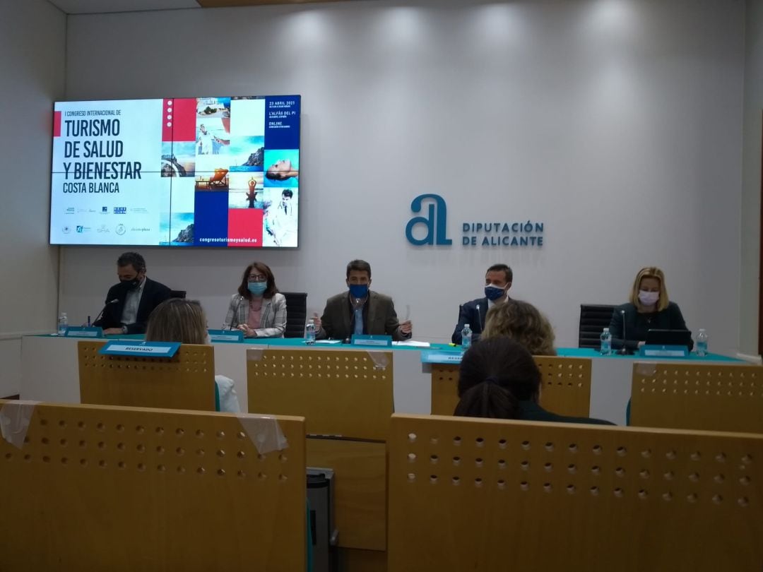 Los promotores del Congreso Internacional de Turismo de Salud, durante su presentación en la Diputación de Alicante.