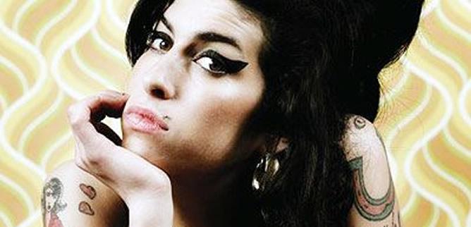 Las pruebas toxicológicas demuestran que no había sustancias ilegales en el cuerpo de la cantante británica, Amy Winehouse, cuando murió el mes pasado a los 27 años de edad.