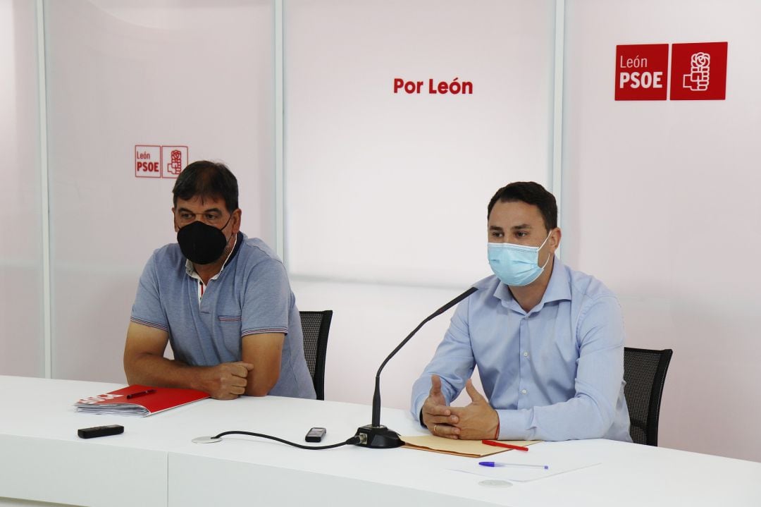 Cendón ha comparecido junto al alcalde de Garrafe 