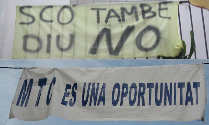 Carteles a favor y en contra del cementerio nuclear en Ascó