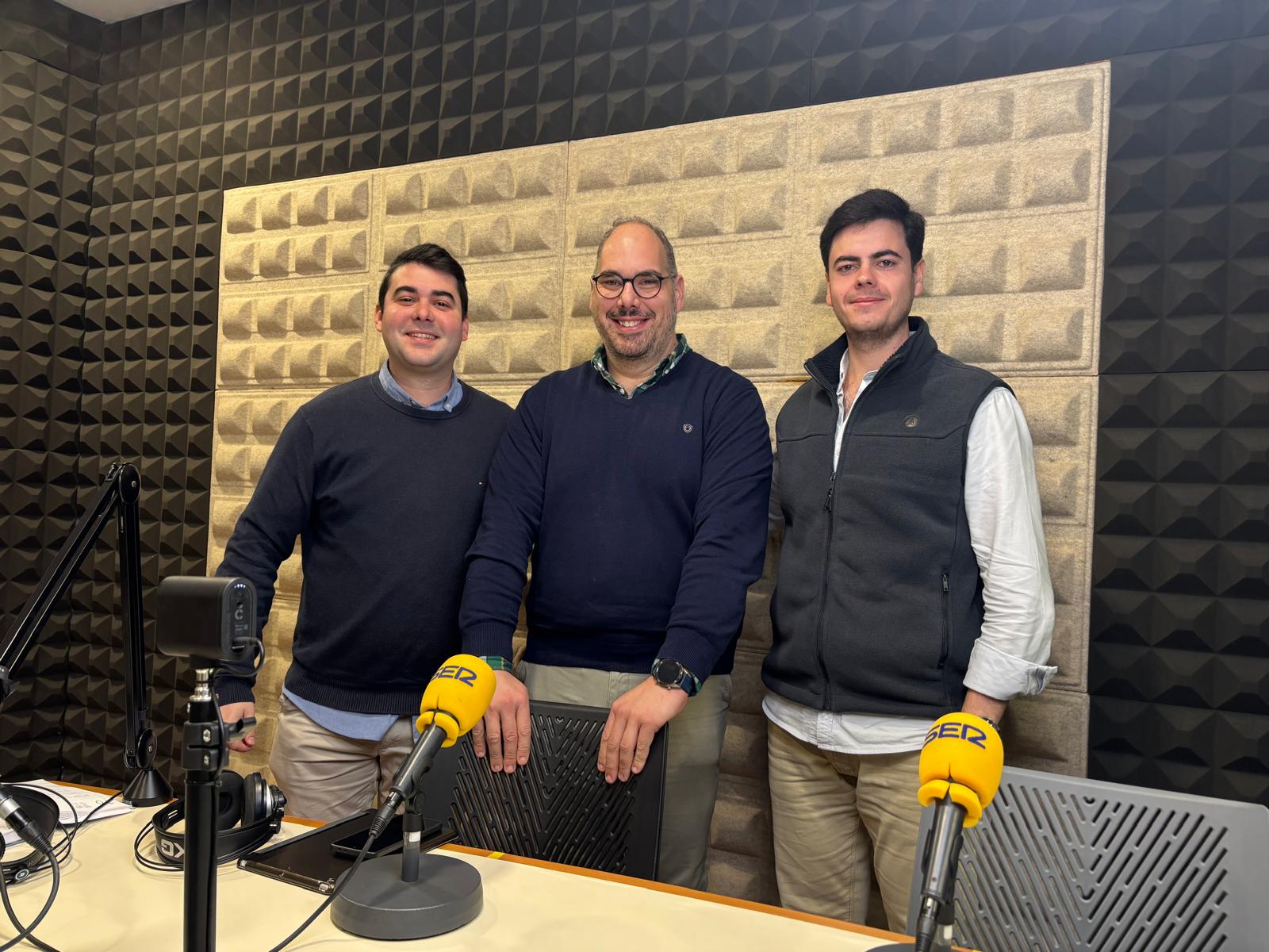 José Antonio Pernía, Hermano Mayor de la Hermandad del Calvario y Juan Antonio Rodríguez colaborador y diputado de cultos de la hermandad.