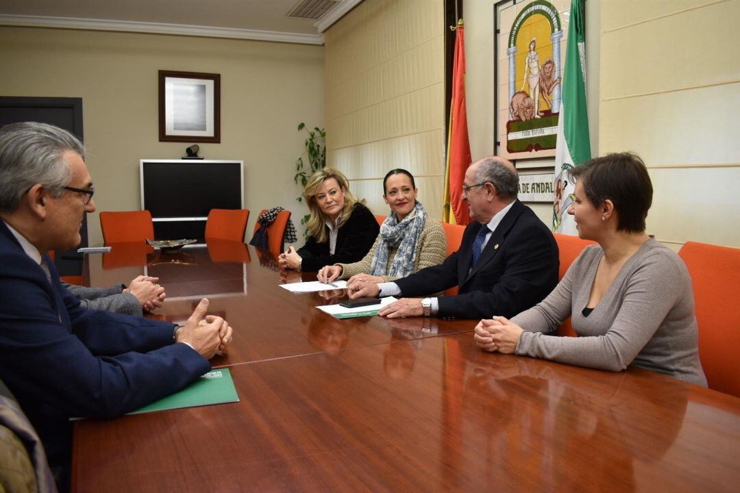 Entrega del incentivo a la Cooperativa Virgen del Perpetuo Socorro de Alcaudete