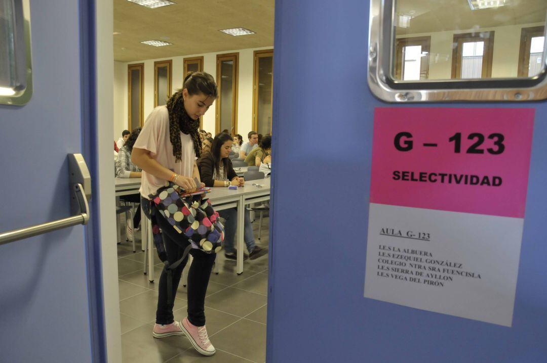 Imagen de una las pruebas de la EBAU en el campus de la Universidad de Valladolid en Segovia