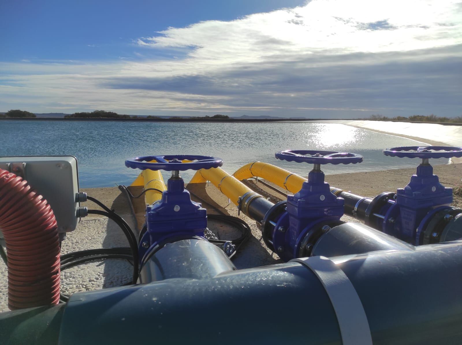 Balsas de agua y depuradora en Valdabra
