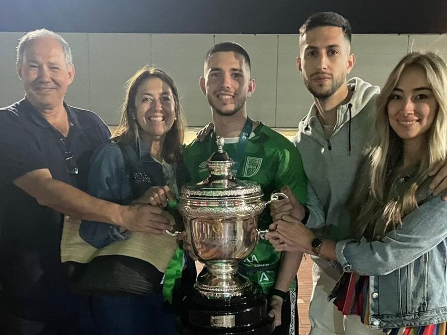 Quique Hernando, con su familia, en Jaen