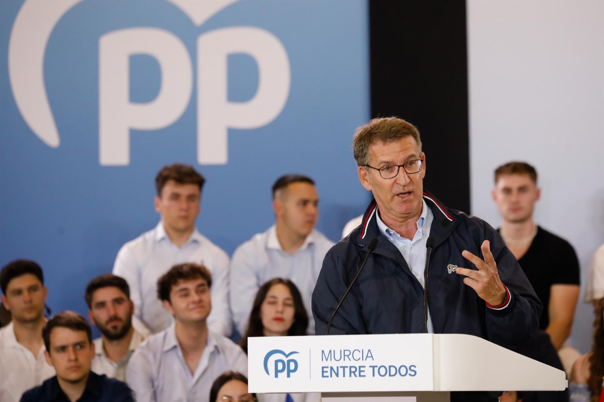 El presidente del Partido Popular, Alberto Núñez Feijóo, en un acto de campaña este jueves en Murcia