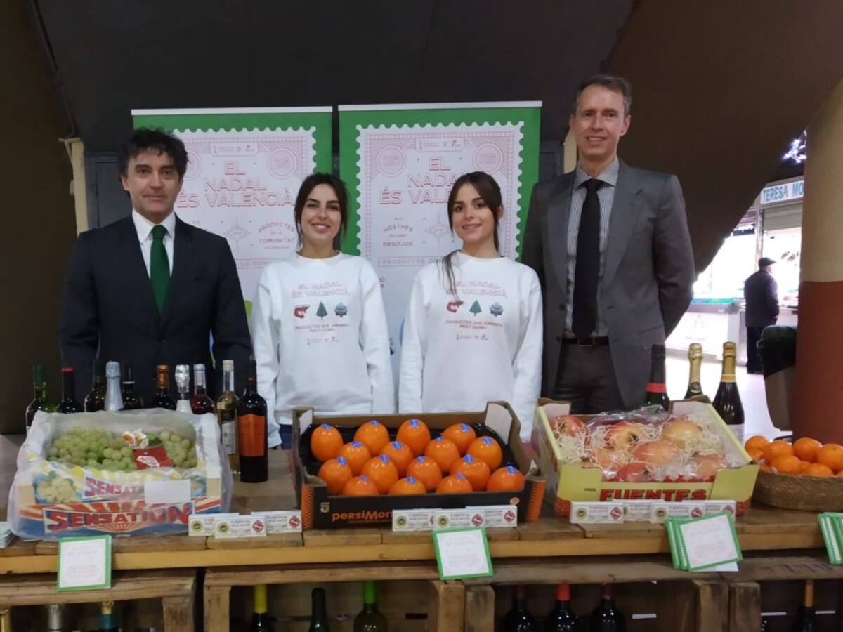 La campaña 'El Nadal és Valencià' llega al Mercado Central de Alicante