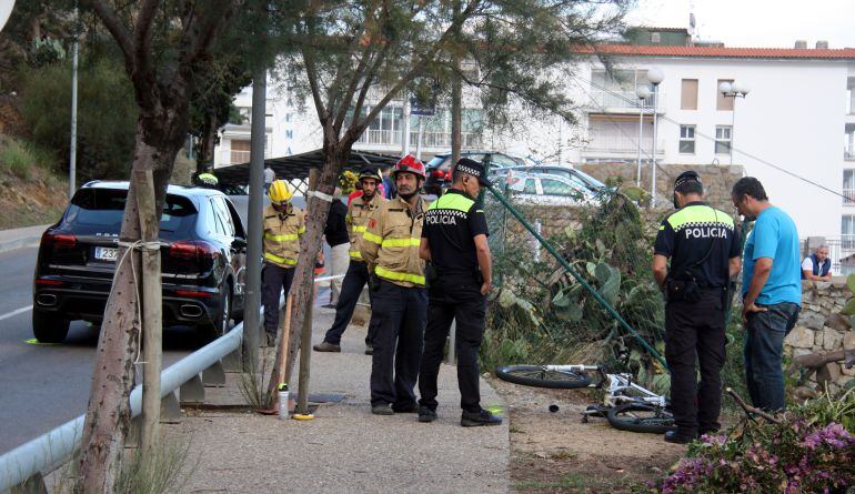 El Porsche Cayane va envestir la bicicleta.